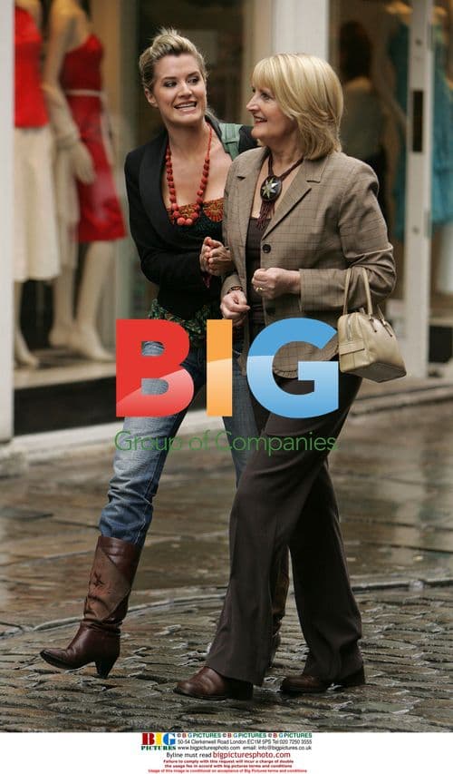 Sarah Dunn Out Shopping in Manchester