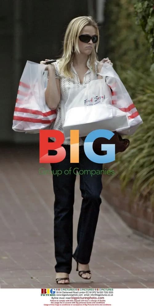 Reese Witherspoon Shopping at Fred Segal