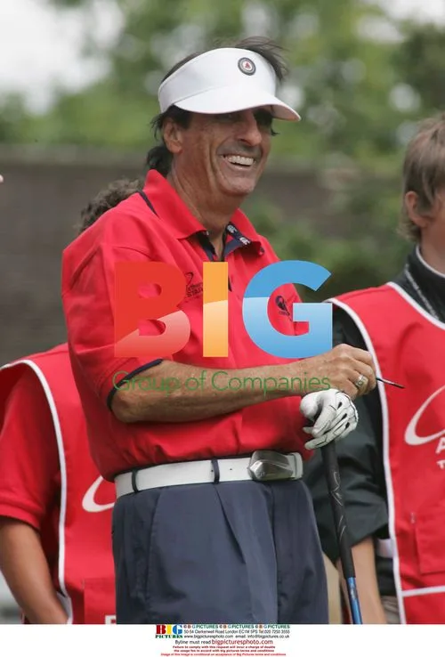 Alice Cooper plays in golf tournament
