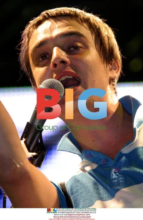Pete Doherty performing at Metro Weekender