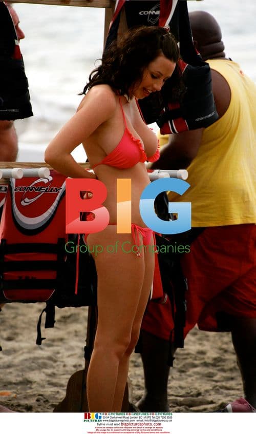 Sexy models squeeze into life jackets for sailing