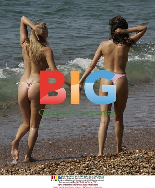 Glamour Babes Hayley and Marie Beach Day