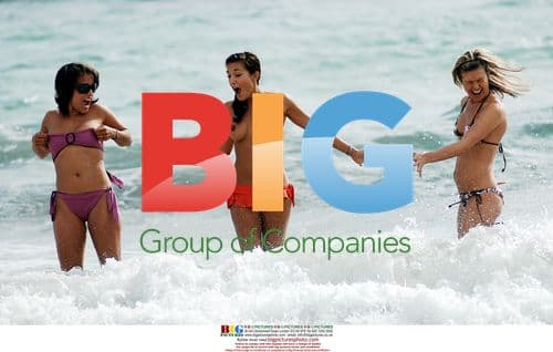 Hannah, Jakki and Simone Relax on Beach