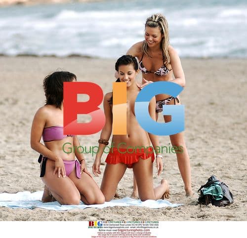 Hannah, Jakki & Simone Beach Holiday