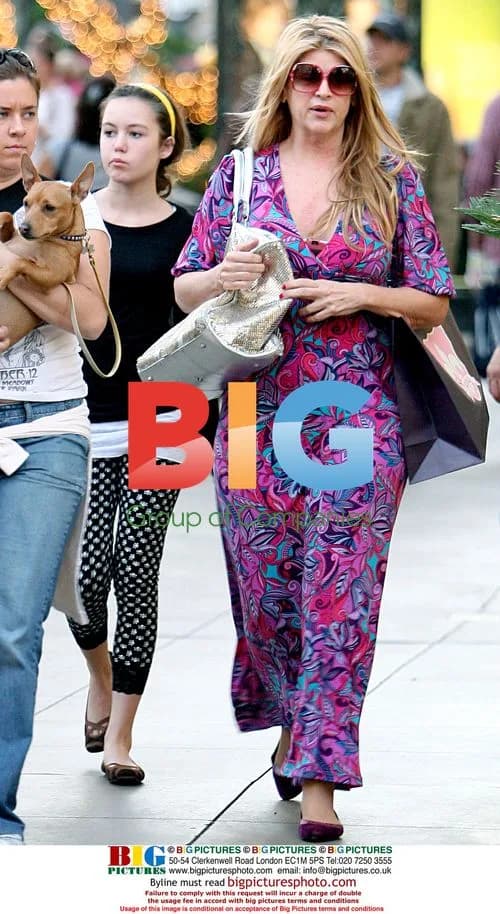 Kirstie Alley Shops with Daughter