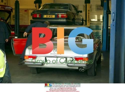 Jessie Wallace Car Breakdown