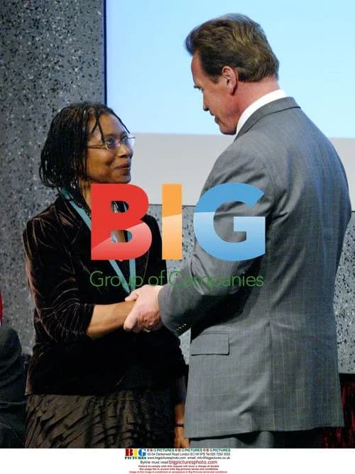 Arnold Schwarzenegger Presents Medal to Alice Walker