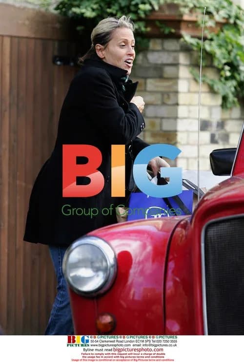 Nicole Appleton Arriving at Liam Gallagher's House