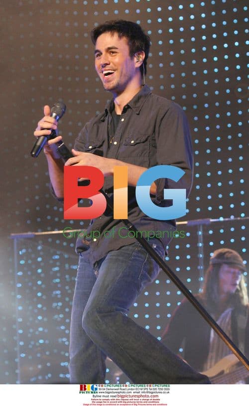 Enrique Iglesias performs at Wiltern Theatre