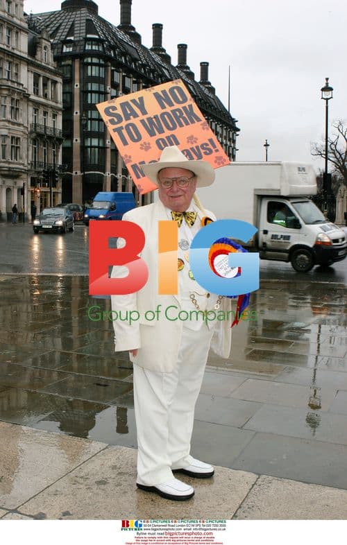 Alan 'Howling Laud' Hope and Garfield March