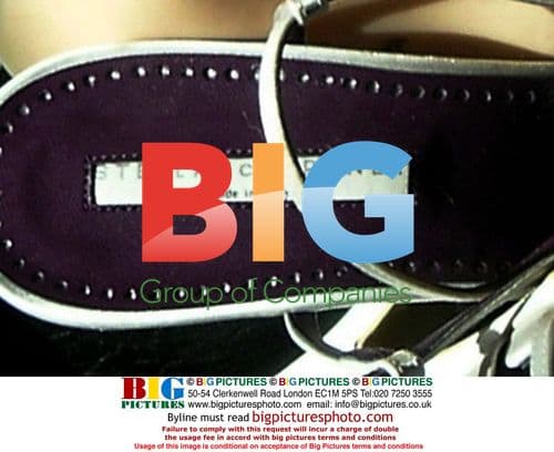 Heather Mills with Spare Prosthetic Leg