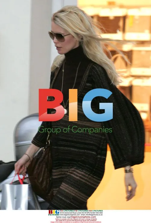 Claudia Schiffer Shopping in Notting Hill