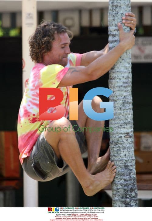 Matthew McConaughey on Fool's Gold set