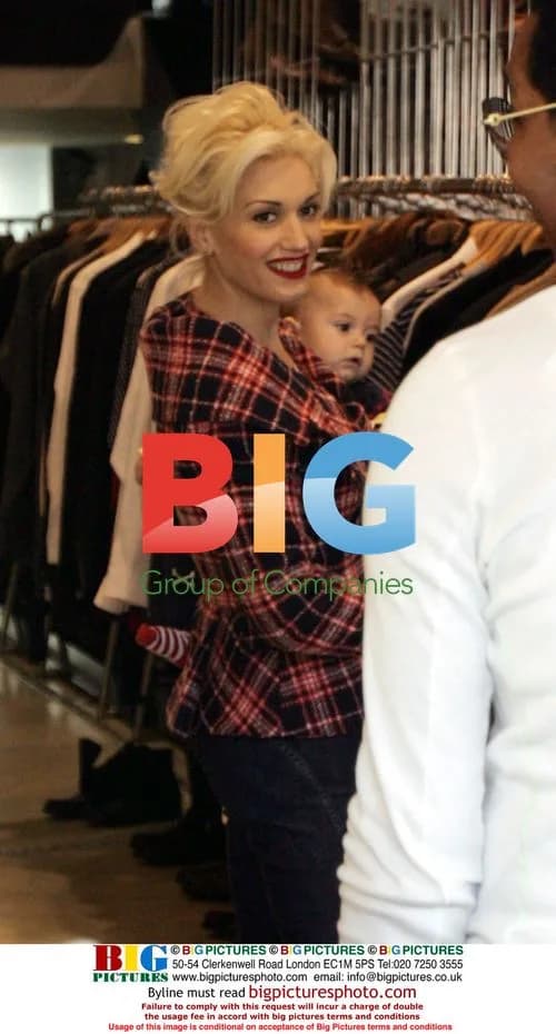 Gwen Stefani Enjoys Lunch at The Ivy