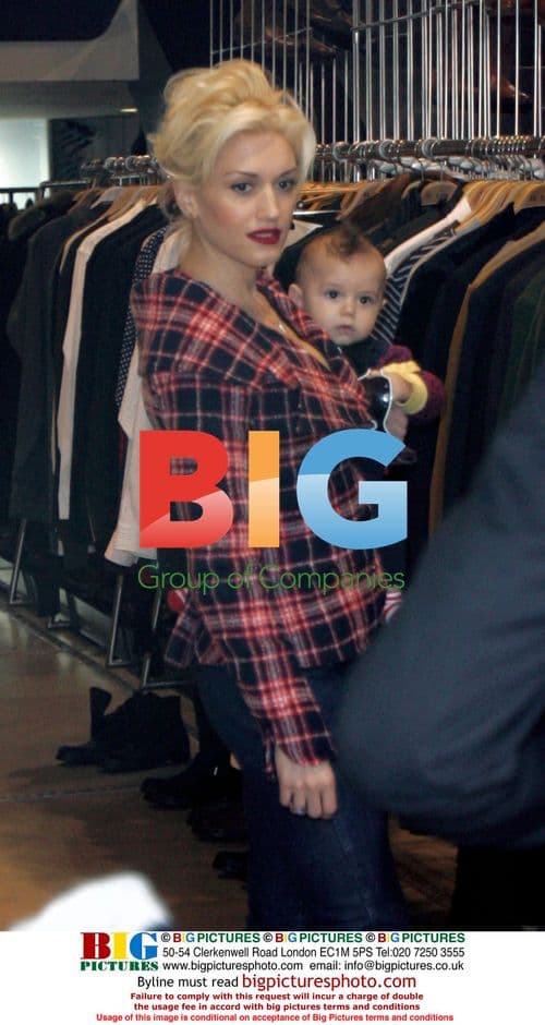 Gwen Stefani enjoys lunch in West Hollywood