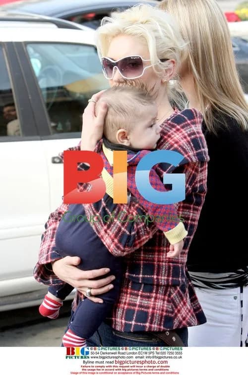 Gwen Stefani and son Kingston out shopping