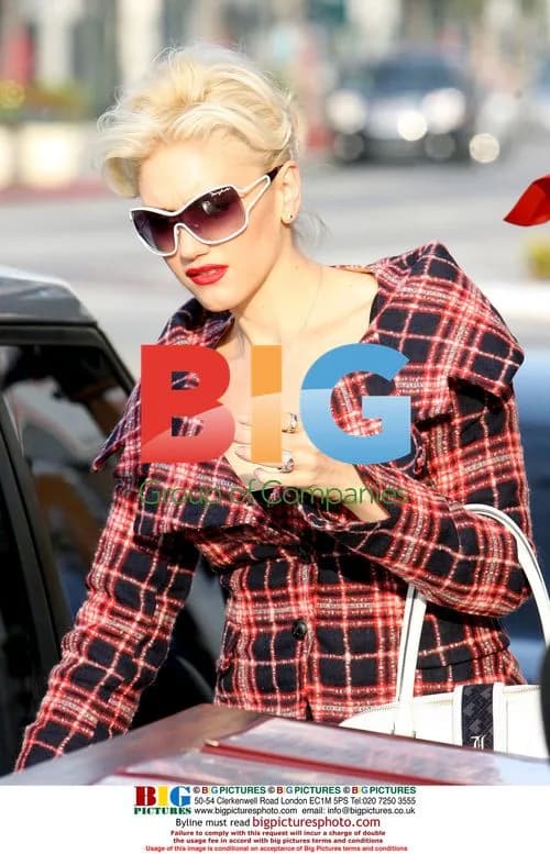 Gwen Stefani & son Kingston out shopping