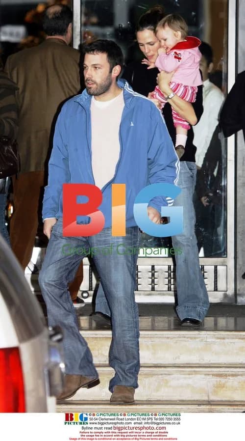 Ben Affleck and Jennifer Garner Christmas Shopping