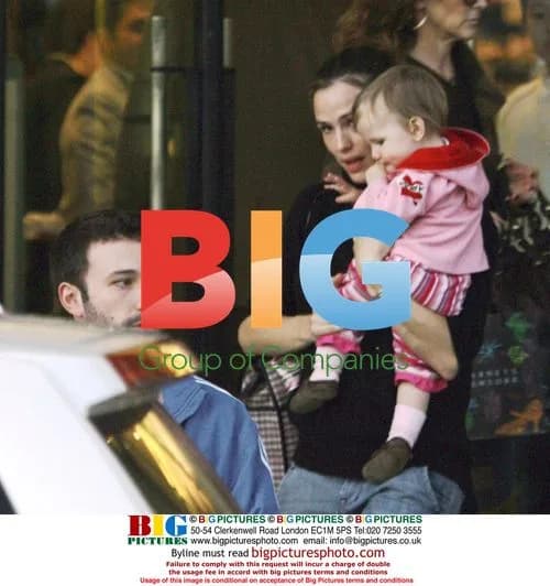 Ben Affleck and Jennifer Garner Christmas Shopping