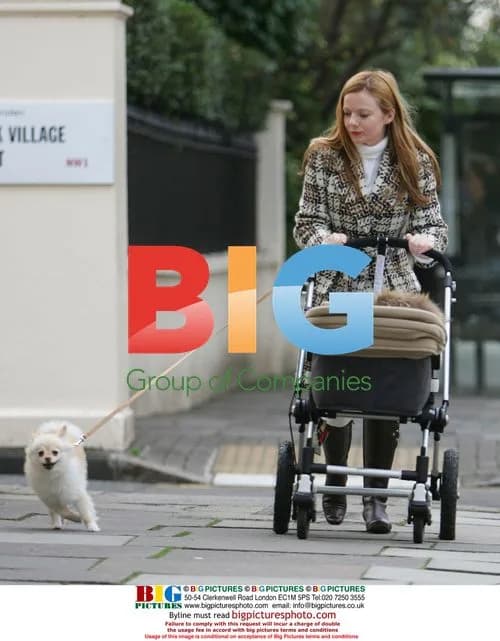 Geri Halliwell Christmas Shopping with Daughter