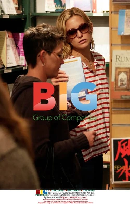 Kate Hudson Visits Mystical Bookstore