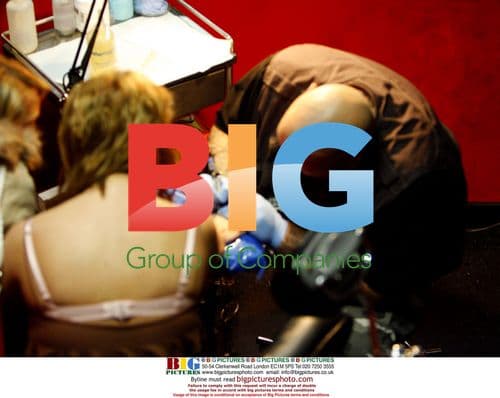 Britney Spears Gets Late-Night Tattoo with Jamie Lynn