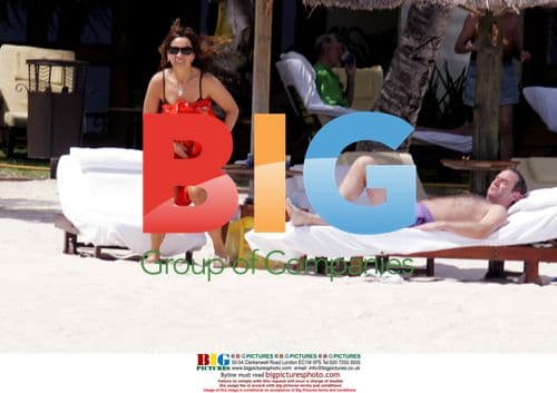 Robson Green enjoys family Caribbean holiday