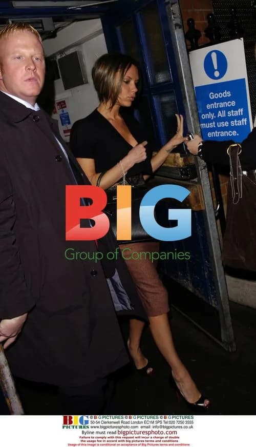 Victoria Beckham Leaves Hotel