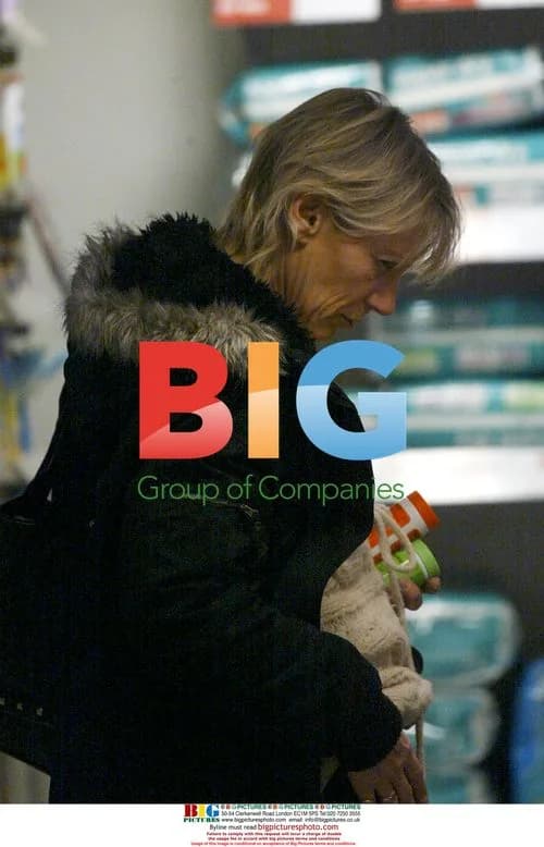 Ingrid Tarrant and Daughter Shopping