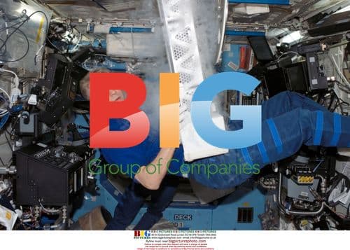 ESA astronaut Thomas Reiter works with POEMS payload in MELFI