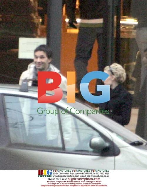 Kylie Minogue and Olivier Martinez do last-minute Paris shopping