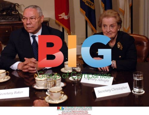 Bush and Cheney meet with secretaries