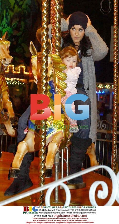 Stephen Dorff's GF Glenda Gilson at Funderland Amusement Park