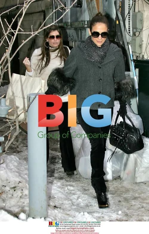Jennifer Lopez Shopping in Aspen