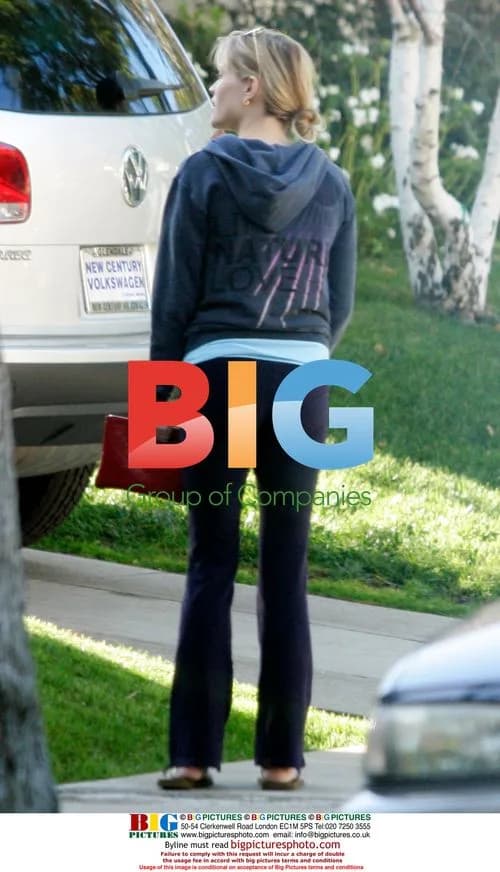 Reese Witherspoon visits friend in Los Angeles