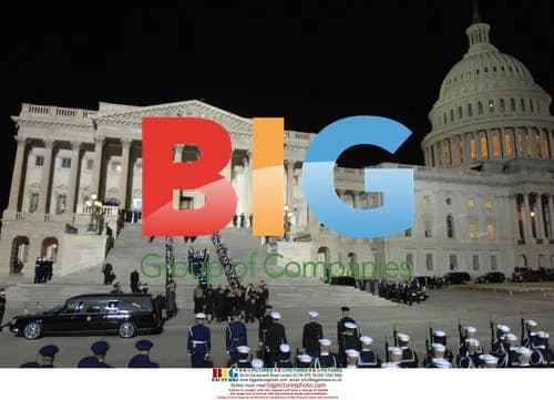 Gerald R. Ford's casket arrives at U.S. Capitol