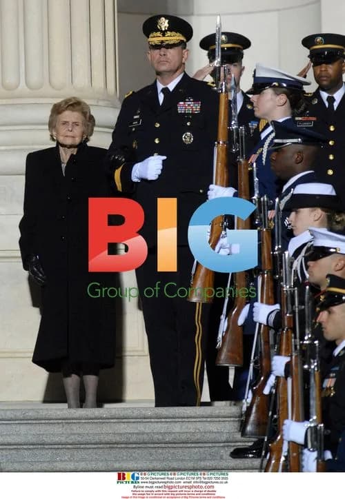 Betty Ford arrives at U.S. Capitol for Gerald Ford's casket