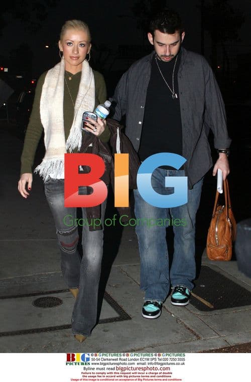 Christina Aquilera shops at vintage store