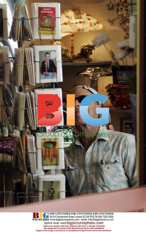 ED HARRIS Shopping in Malibu