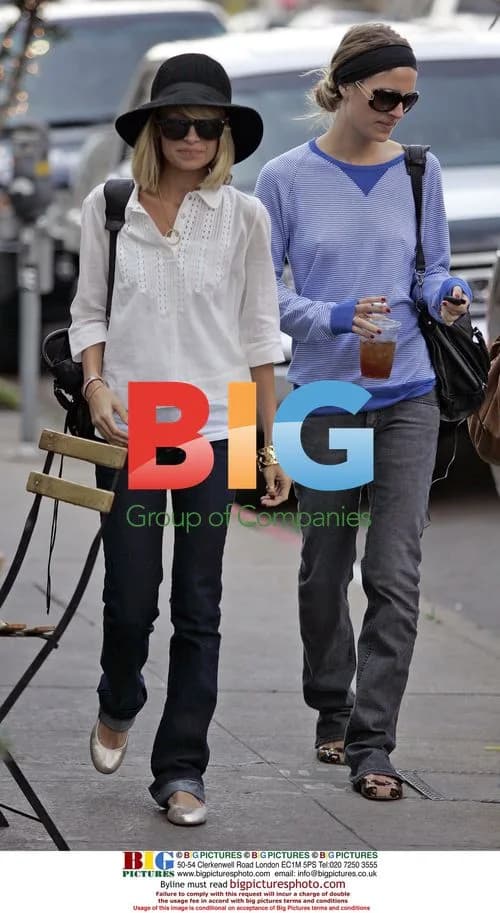 Nicole Richie out with friends