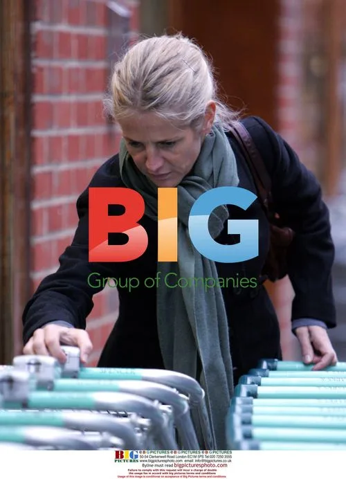 Ulrika Jonsson buys healthy snacks