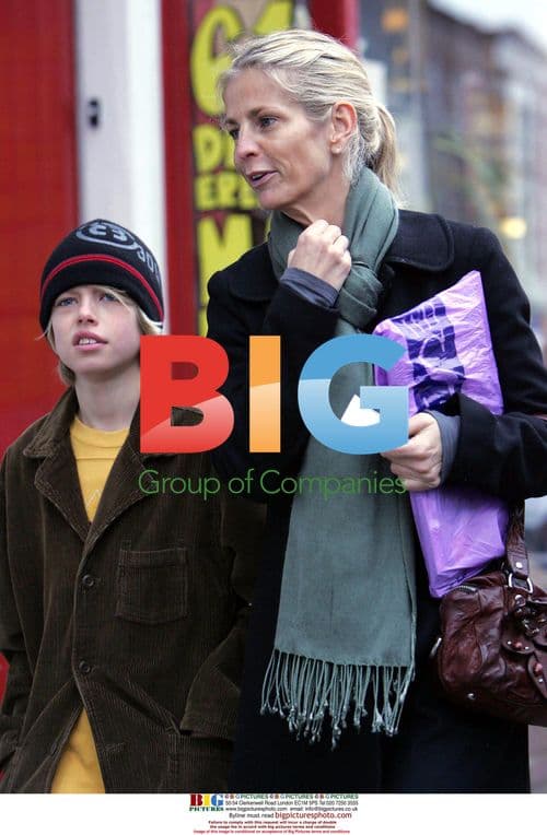 Ulrika Jonsson Picks Up Healthy Snacks