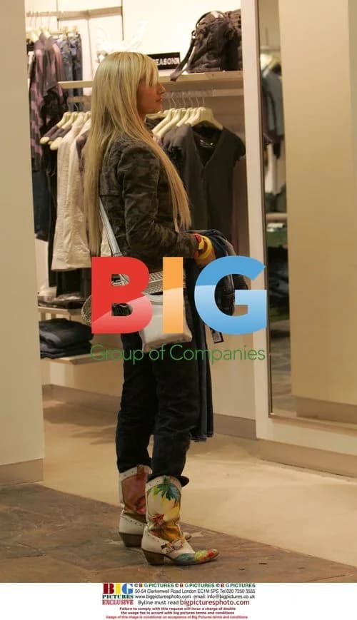 Chantelle Houghton goes shopping