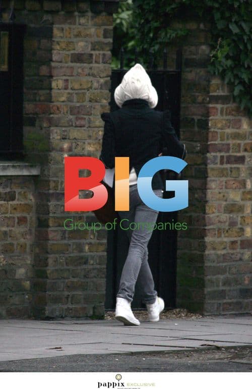 Sienna Miller Visits Jude Law's House