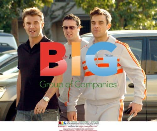 Robbie Williams Shops for Valentine's Day