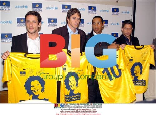 Barcelona Players Promote Unicef School in Brazil