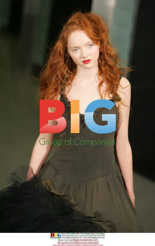 Lily Cole Walks the Robert Cary Williams Show