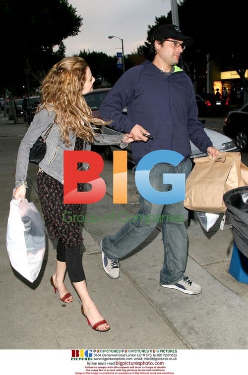 Brittany Murphy and Joe Macaluso's Valentine's Day PDA