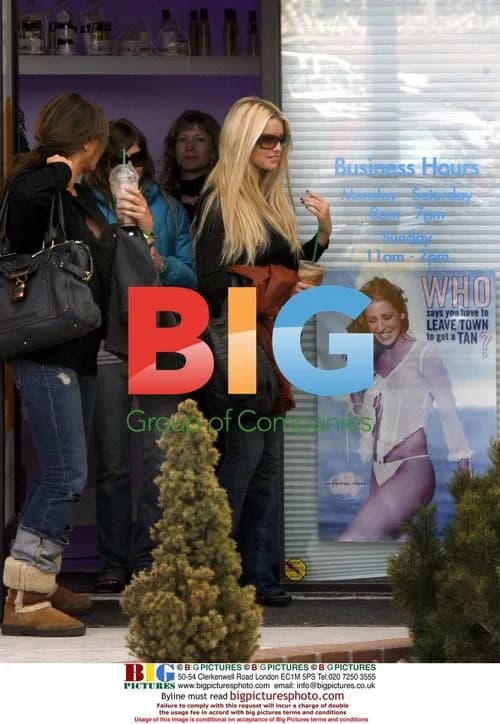 Jessica Simpson leaves tanning salon