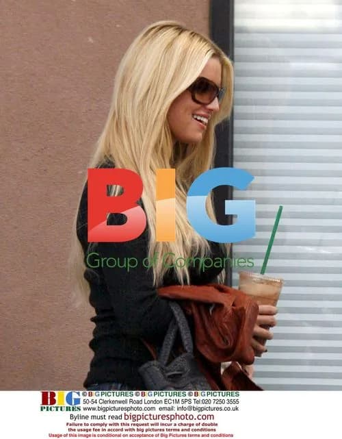 Jessica Simpson leaves tanning salon